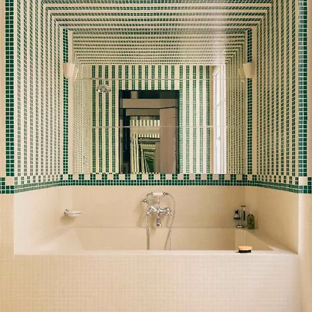 Les Cinabre ホテル *