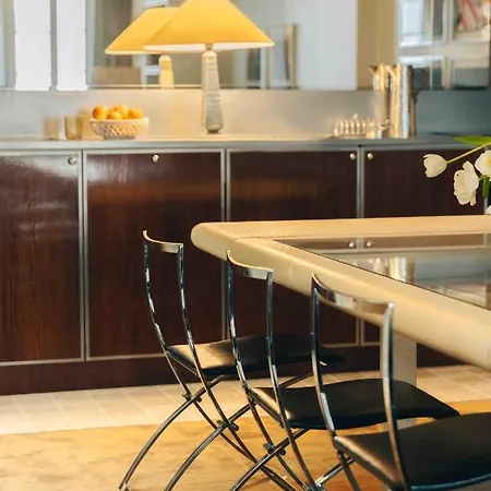 Les Cinabre ホテル