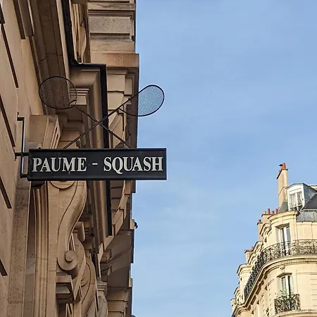 ホテル Les Cinabre パリ