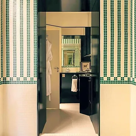 Hotel Les Cinabre Paris