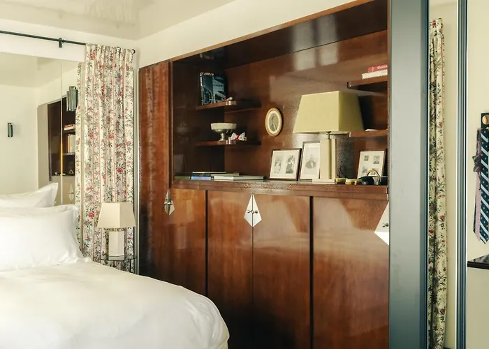 Hotel Les Cinabre Parijs