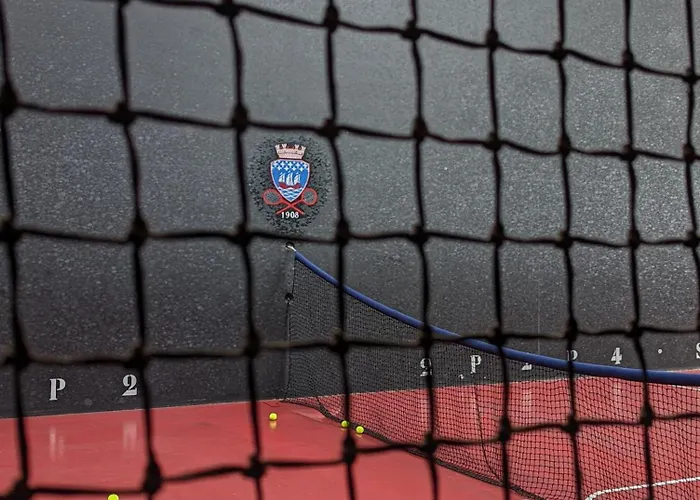 Les Cinabre Hotel Parijs