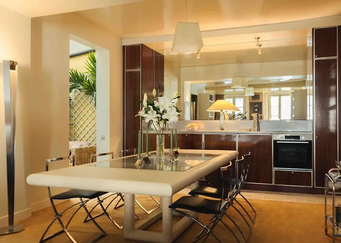 Hotell Les Cinabre Paris