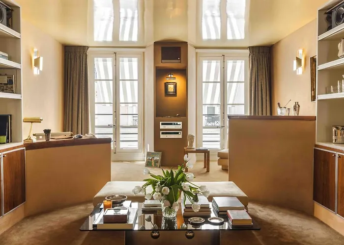 Les Cinabre Hotell