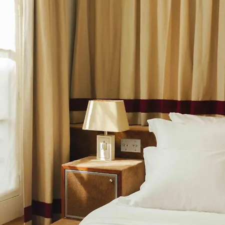 Hotel Les Cinabre Paris